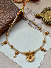 Load image into Gallery viewer, Pearl and silver neckpiece