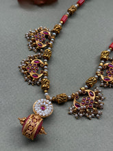 Load image into Gallery viewer, Vintage style statement necklace