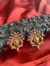 Load image into Gallery viewer, Statement Silver 92.5 gold polish kundan studs
