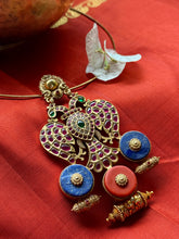 Load image into Gallery viewer, Statement vintage 925gold polish hasli with pendant-9