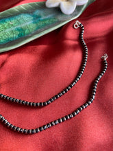 Load image into Gallery viewer, Silver black beads anklet