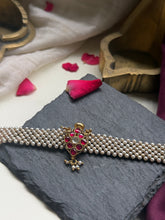 Load image into Gallery viewer, Kundan and pearl choker in silver 925