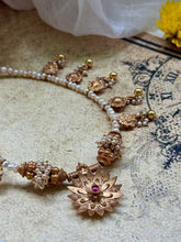 Load image into Gallery viewer, Pearl necklace