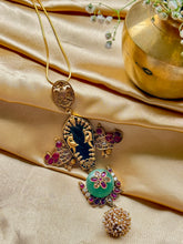 Load image into Gallery viewer, Statement vintage 925 gold polish pendant