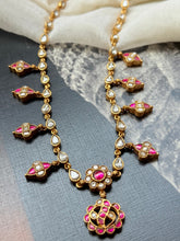 Load image into Gallery viewer, Kundan necklace in silver 925 and gold polish