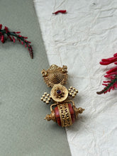Load image into Gallery viewer, Gold polished, vintage style pendant in silver 925