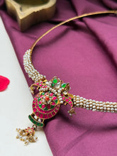 Load image into Gallery viewer, Statement vintage style pearl hasli