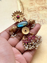 Load image into Gallery viewer, Vintage style pendant in silver 925 and gold polish