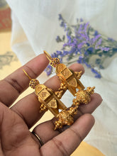 Load image into Gallery viewer, Vintage style statement earrings in sliver 925 in gold polish