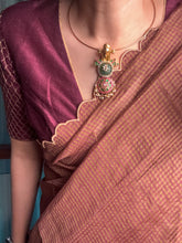 Load image into Gallery viewer, Vintage statement pendant hasli