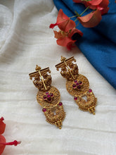 Load image into Gallery viewer, Vintage style statement earrings