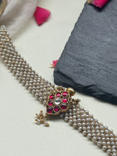 Load image into Gallery viewer, Kundan and pearl choker in silver 925