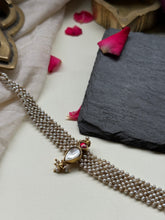 Load image into Gallery viewer, Kundan and pearl choker in silver 925