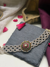 Load image into Gallery viewer, Kundan and pearl choker in silver 925