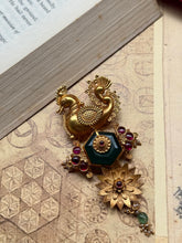 Load image into Gallery viewer, Vintage style statement pendant
