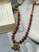 Load image into Gallery viewer, Kundan necklace in silver 925 and gold polish