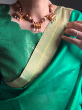 Load image into Gallery viewer, Statement vintage style pendant necklace