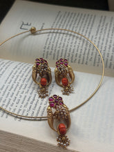 Load image into Gallery viewer, Statement pendant with earrings