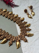 Load image into Gallery viewer, Statement mango necklace with earrings (comes with an adjustable thread-work)