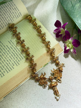 Load image into Gallery viewer, Statement vintage style pendant necklace