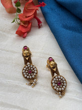Load image into Gallery viewer, Vintage style statement earrings