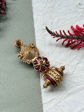 Load image into Gallery viewer, Gold polished, vintage style pendant in silver 925