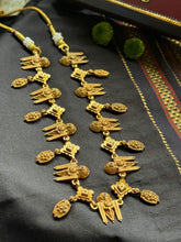 Load image into Gallery viewer, Statement vintage style 925 gold polish necklace