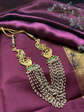 Load image into Gallery viewer, Multilayered festive pearl necklace