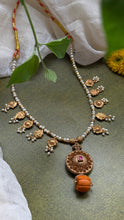 Load image into Gallery viewer, Pearl and silver neckpiece