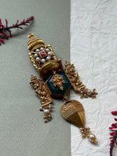 Load image into Gallery viewer, Gold polished, vintage style pendant in silver 925