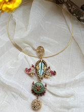 Load image into Gallery viewer, Statement vintage 925 gold polish pendant