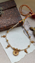 Load image into Gallery viewer, Pearl and silver neckpiece