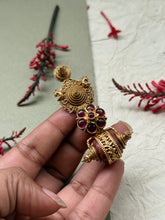 Load image into Gallery viewer, Gold polished, vintage style pendant in silver 925