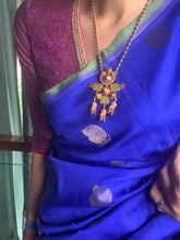 Load image into Gallery viewer, Statement vintage 925gold polish pendant with chain