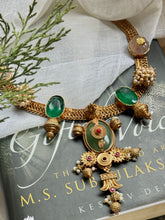 Load image into Gallery viewer, Statement vintage style onyx necklace