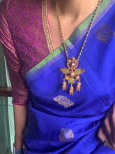 Load image into Gallery viewer, Statement vintage 925gold polish pendant with chain