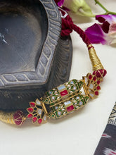 Load image into Gallery viewer, Meenakari Kundan choker with thread work