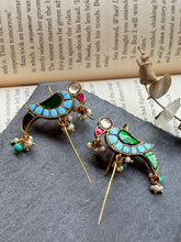Load image into Gallery viewer, Kundan work earrings in gold polish