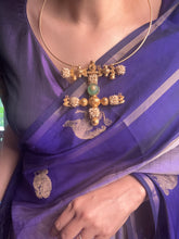 Load image into Gallery viewer, Vintage statement pendant hasli