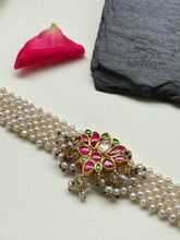 Load image into Gallery viewer, Kundan and pearl choker in silver 925