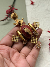 Load image into Gallery viewer, Gold polished, vintage style pendant in silver 925