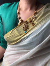 Load image into Gallery viewer, Statement vintage style necklace