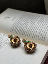 Load image into Gallery viewer, Vintage style statement earrings