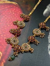 Load image into Gallery viewer, Vintage style statement necklace