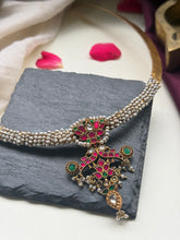 Load image into Gallery viewer, Statement vintage style pearl hasli