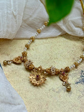 Load image into Gallery viewer, Pearl necklace