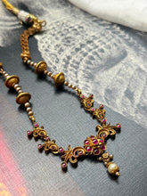 Load image into Gallery viewer, Kundan necklace in silver 925 and gold polish