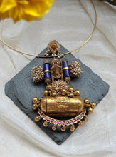 Load image into Gallery viewer, Statement vintage 925gold polish pendant