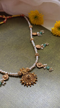 Load image into Gallery viewer, Pearl necklace