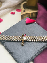 Load image into Gallery viewer, Kundan and pearl choker in silver 925